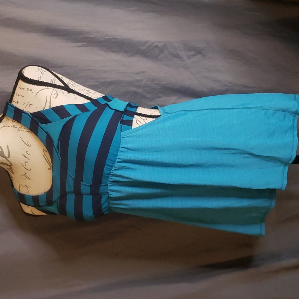Lululemon cutout built in bra tanktop